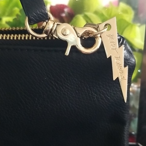 🏷Betsey Johnson Wristlet - Picture 7 of 13